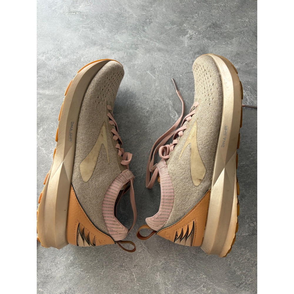 Brooks Levitate 2 Tan Pink Running Shoes Womens 8 - Picture 4 of 7